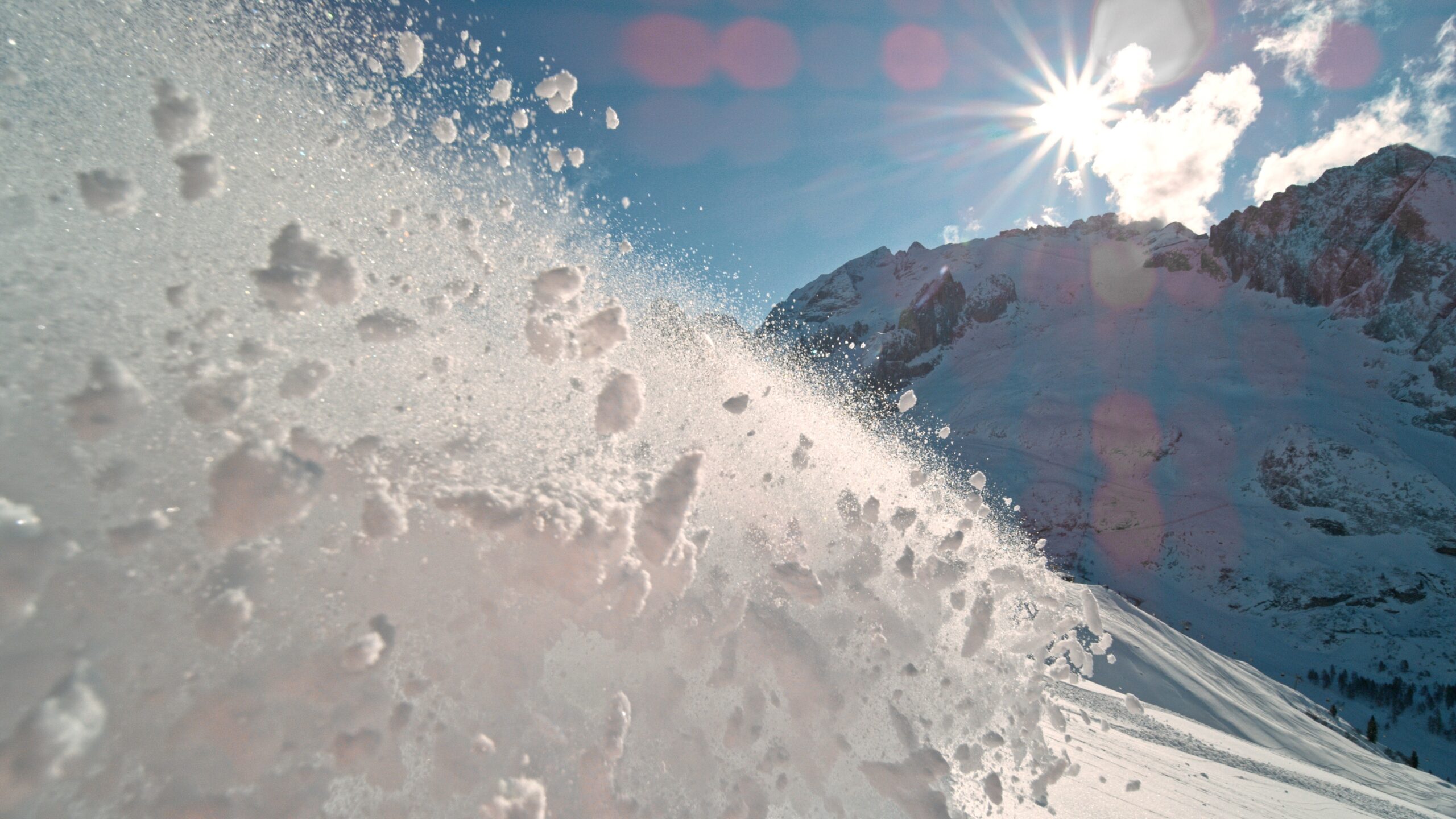 Snow,Avalanche,Sliding,Down,A,Mountainside,And,Crush,Into,Camera